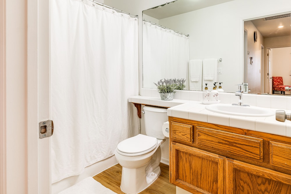 Los Banos Vacations - Spacious Los Banos Home w/ Patio - Dogs Welcome! - Property Image 2