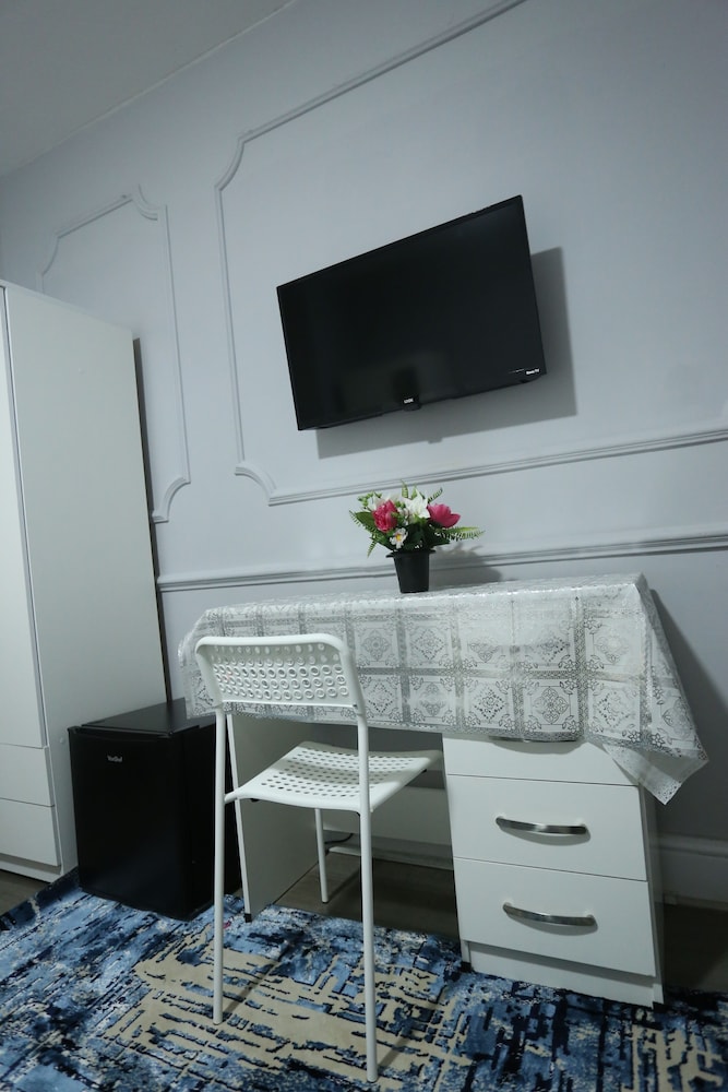 Heathrow roomzzzz B&B