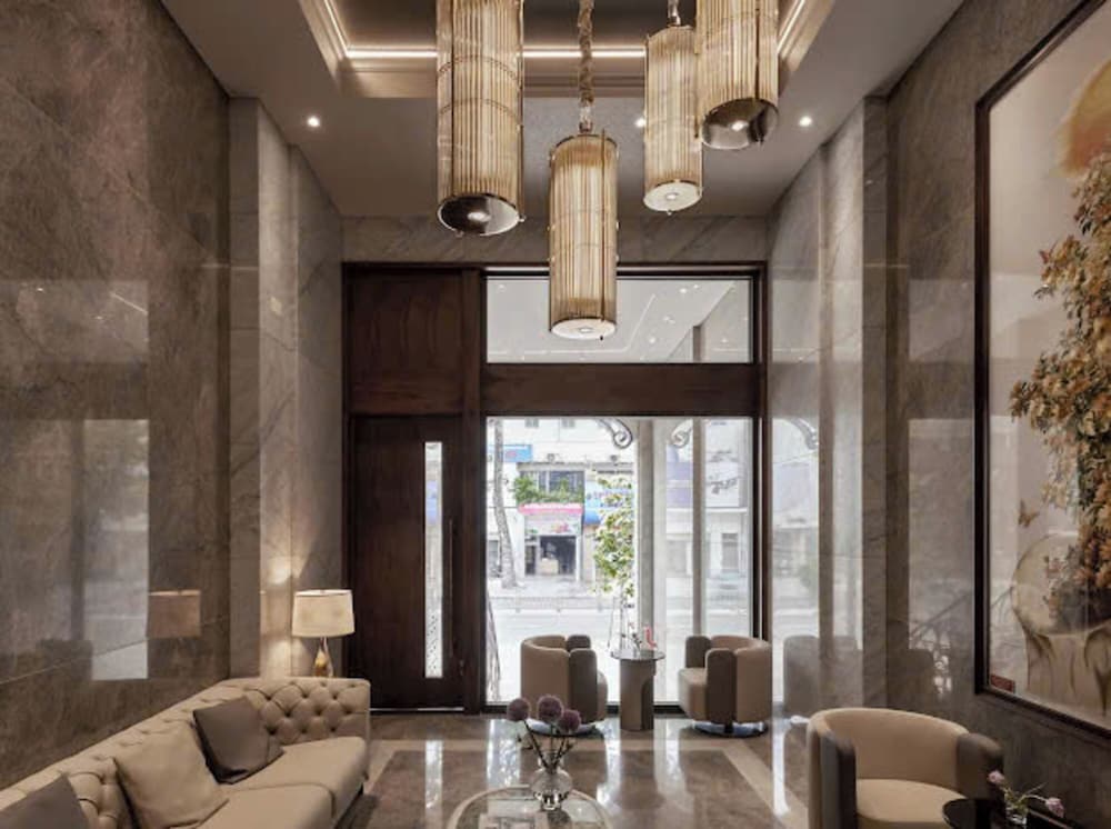Sunflower Apartment - Suite by THC Group