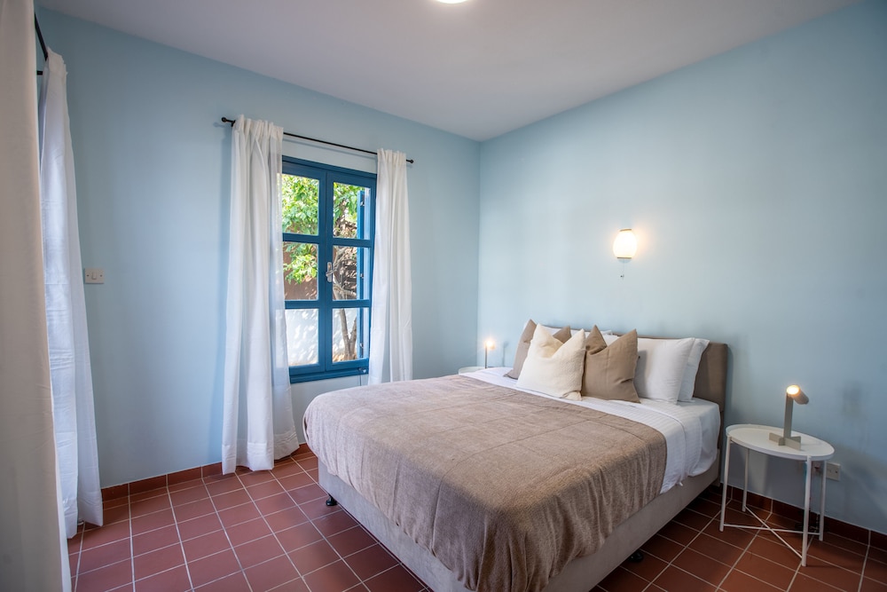 Phaedrus Living Sky Blue Residence
