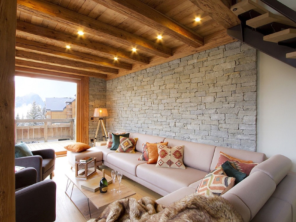 Chalet in Les Deux Alpes With Hot Tub