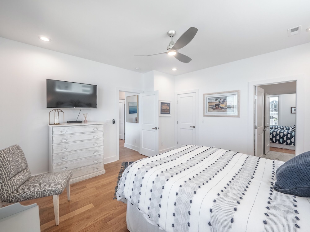 Channel 6 by Topsail Realty