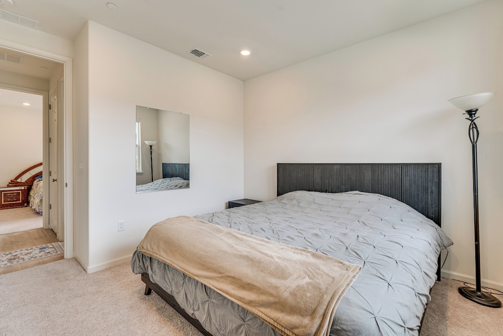 Newly Built Home w/ Patio: 4 Mi to Dtwn Hollister