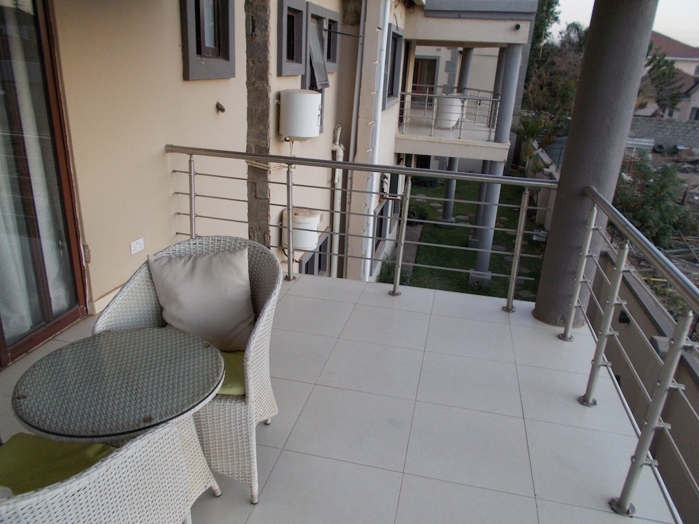 Four Pillars Lodge