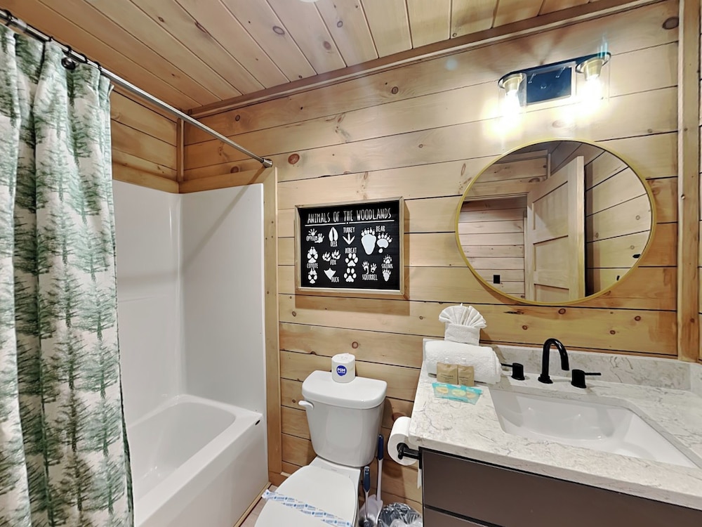 Smoky Ridge Sanctuary by Jackson Mountain Rentals