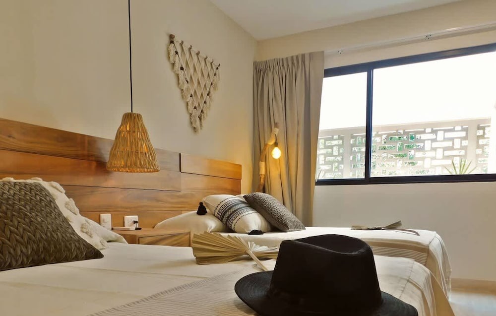 2 BR Amazing Pool Top Amenities Wifi 2FL Gym