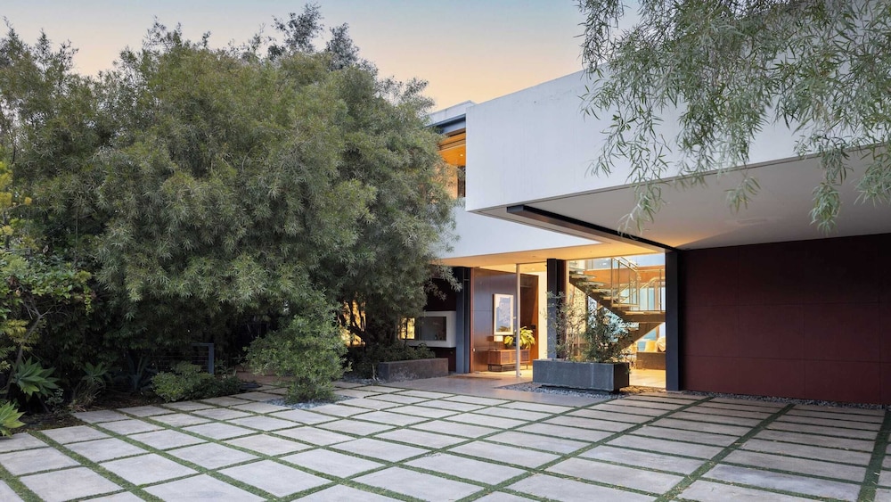 Hollywood Overlook by Avantstay Private Pool + Hot Tub Panoramic Views
