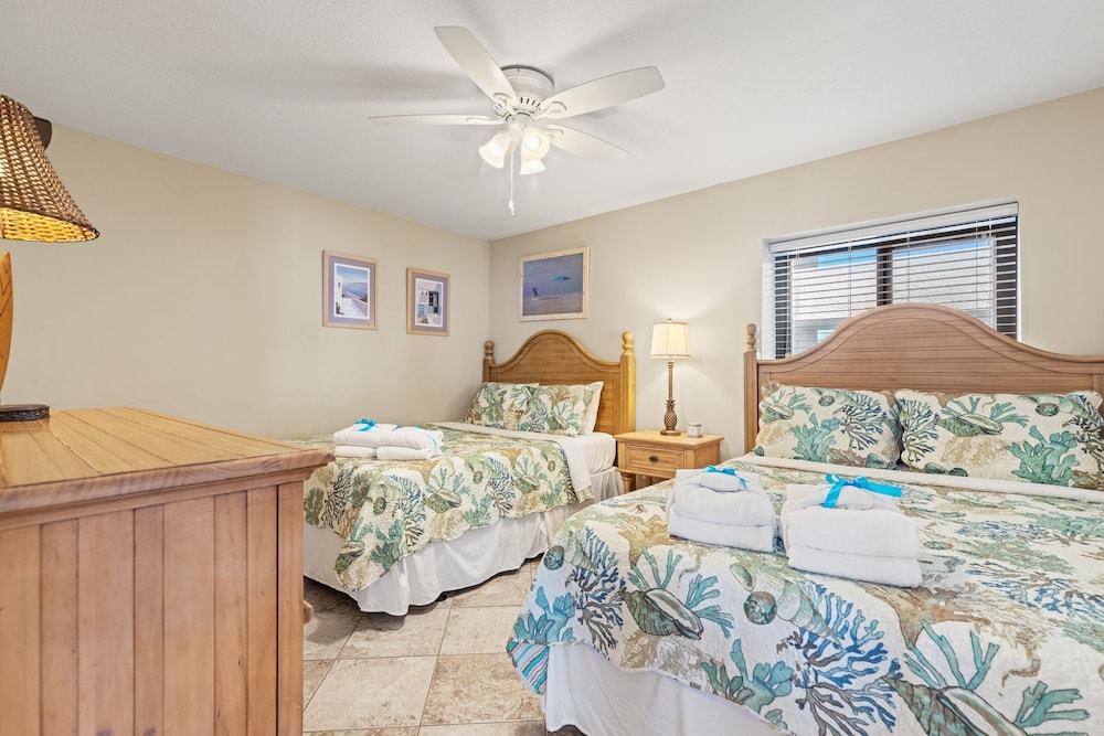 It Doesnt Get Any Better Than This! 2BR 2BA Sleeps 8 Beachfront!
