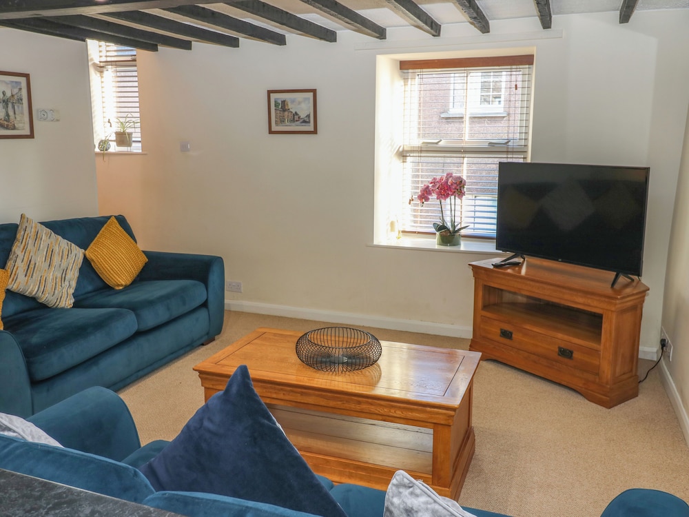 3 Eden Lodge