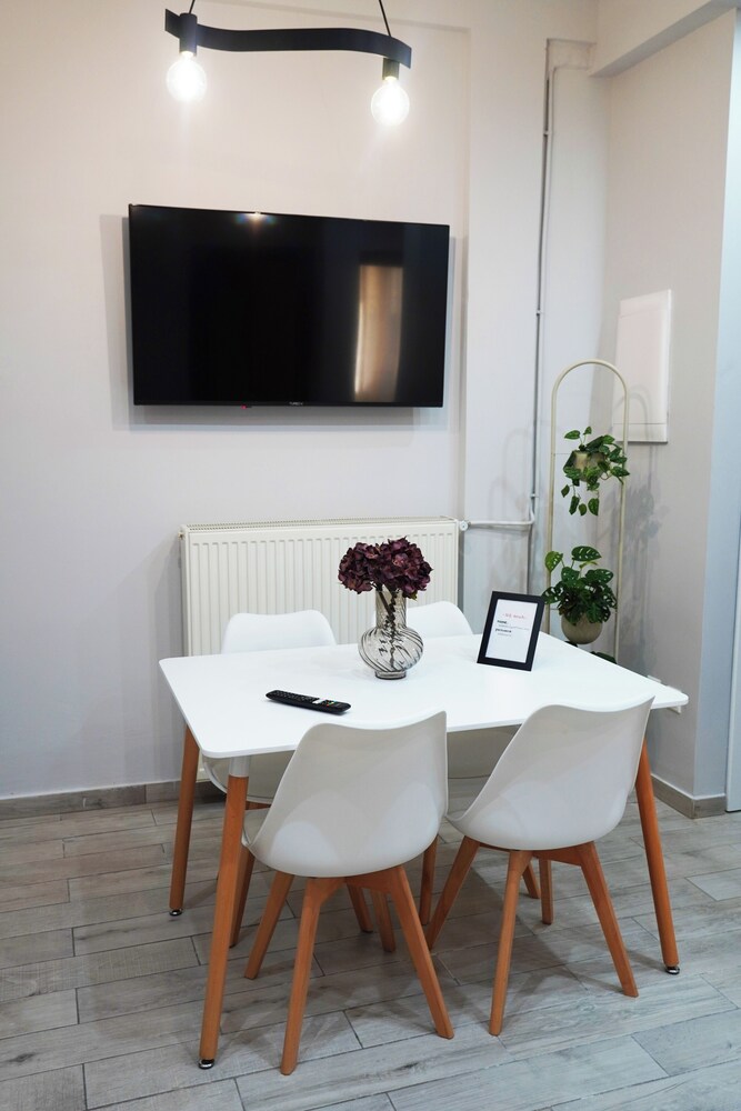 Athenian Petralona Suite
