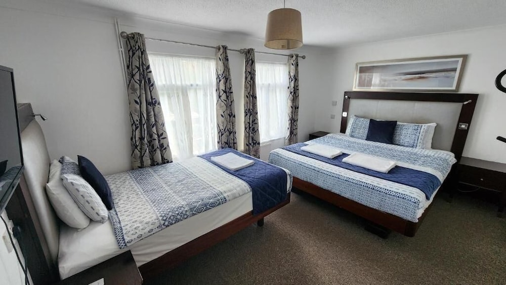 Gatwick Castle B&B