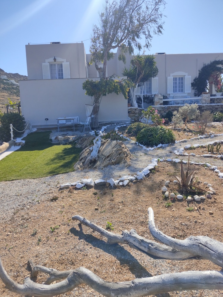 Zephyrus Sunset House