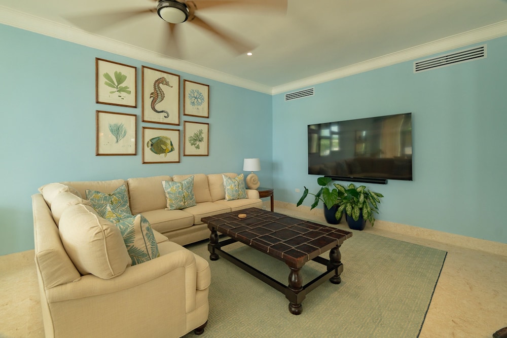 Lake Villa With Pool Table Tennis and Billiard