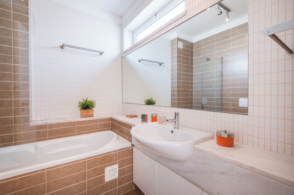 Sunny 5BR Villa at Prainha Club
