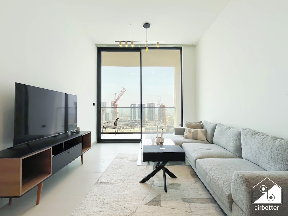 Luxury & Comfort 1B at Binghatti Amber & Balcony