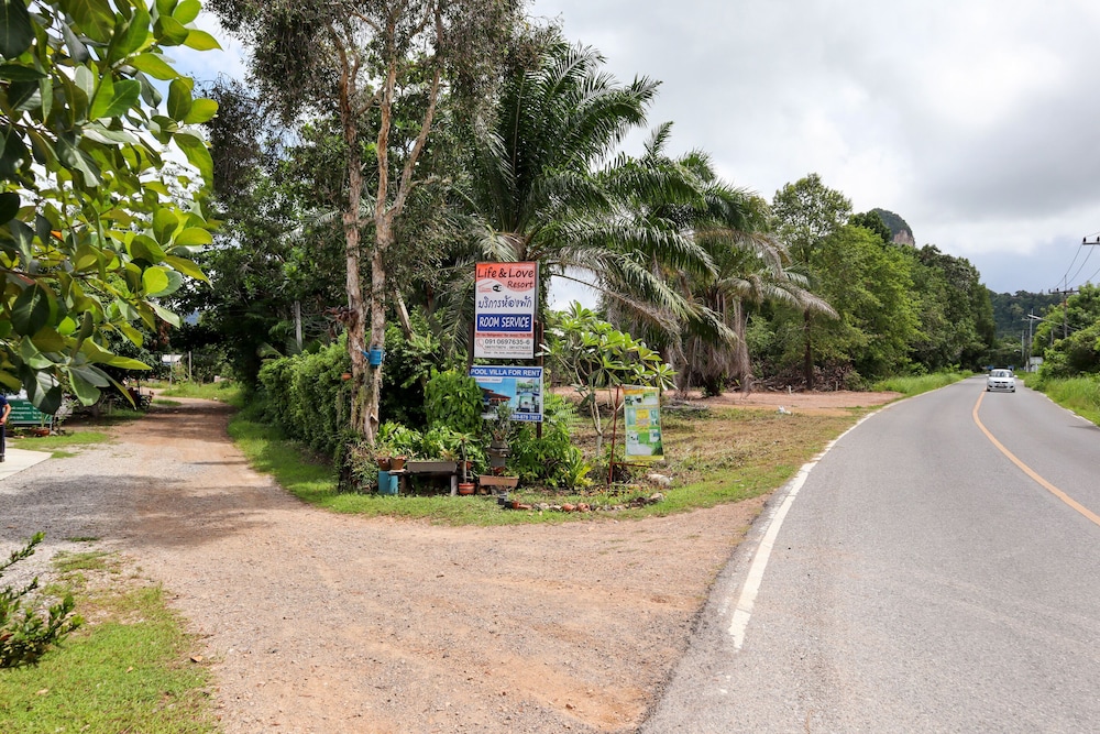 OYO 902 Life​ &​ Love​ Resort​