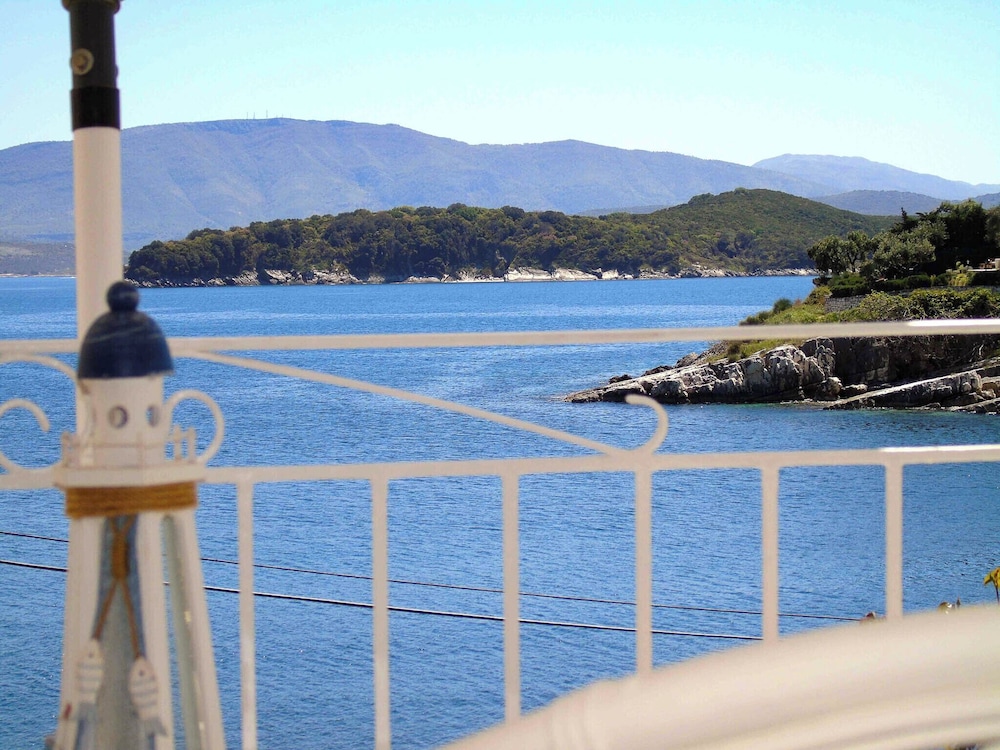 Sea Rose Apartment