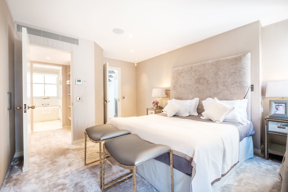 Luxury Home with 3 Bed 2 Bath in London