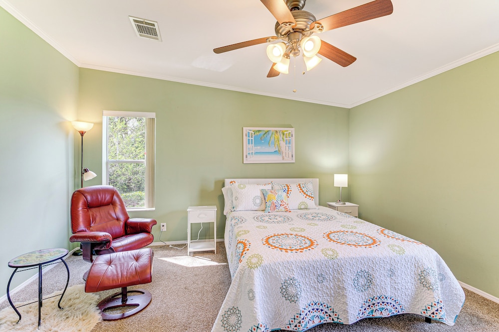 Swim, Golf & Relax: Family Gem in North Fort Myers
