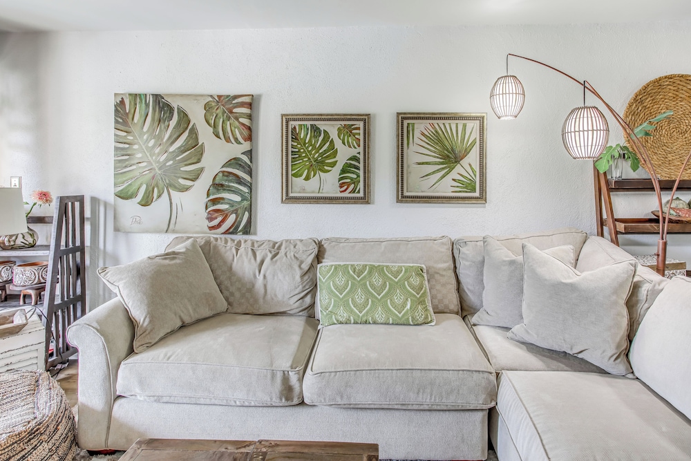 Myrtle Beach Condo: Walk to Ocean, Eats & Shops! view 5