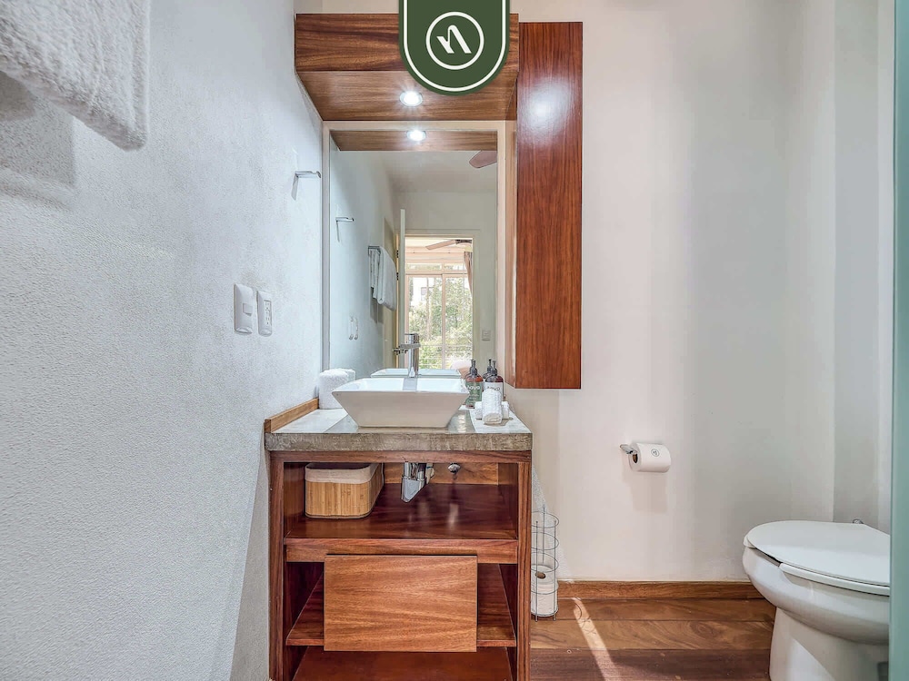 Ecofriendly 2BR Condo - Private Jacuzzi - Rooftop