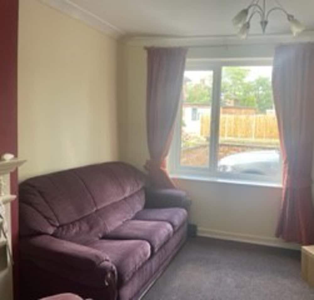 Luxurious 5-bed House in Norwich view 4