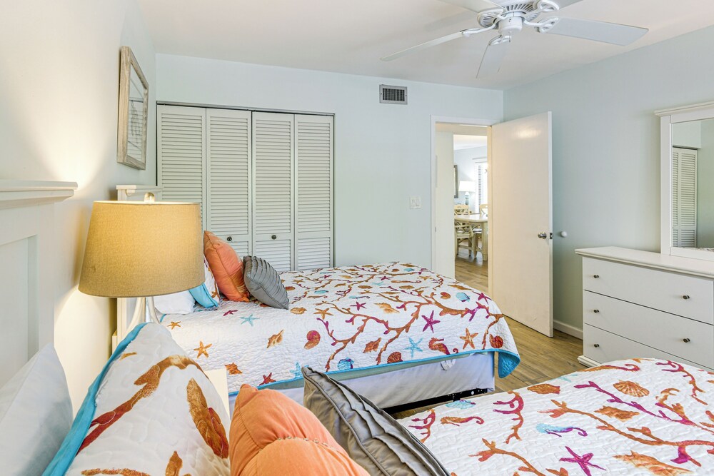 2 Mi to Sombrero Beach: Condo w/ Pool & Hot Tub