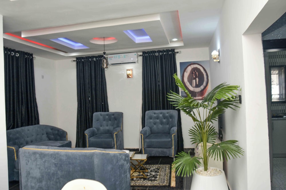 Slim Anyaiwe Apartments