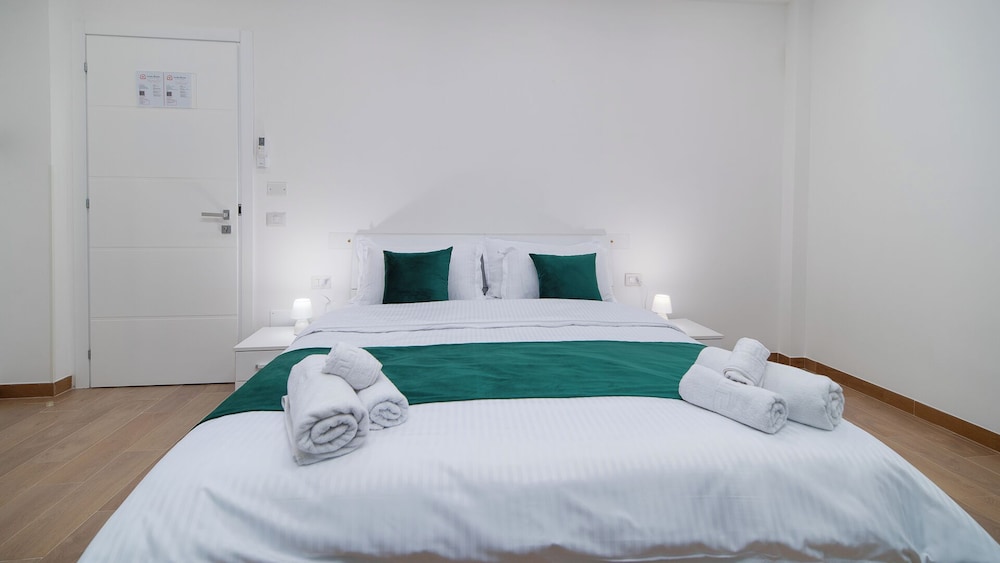 Lovely Rooms by Rentbeat