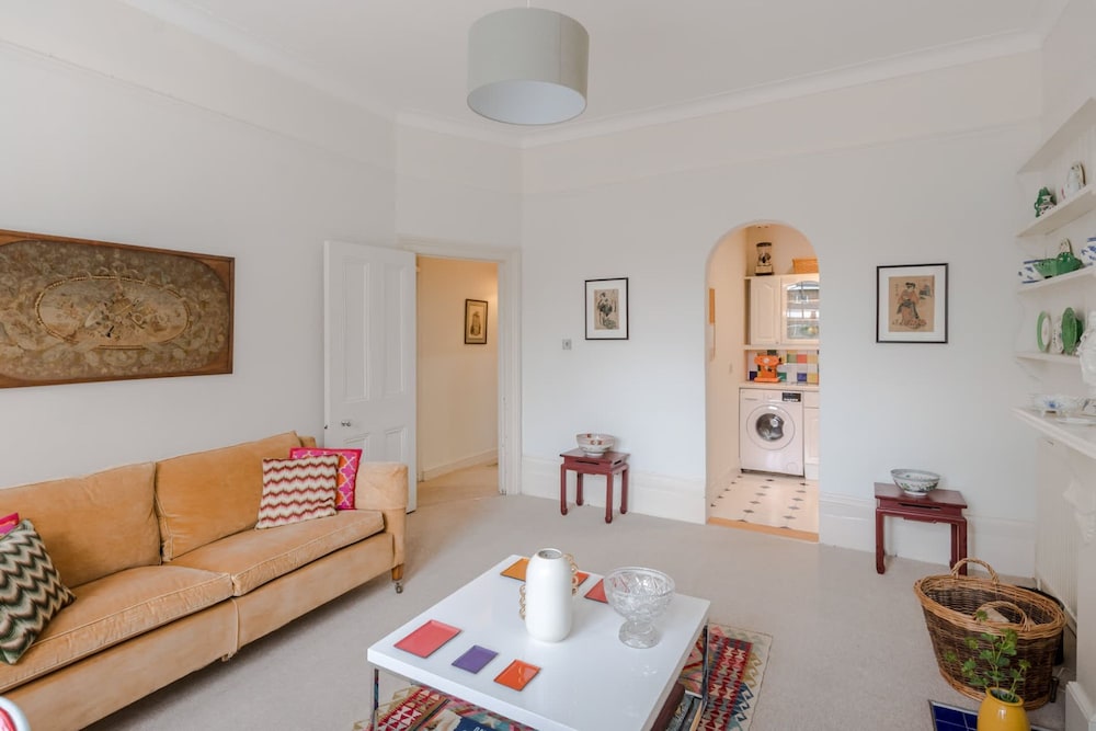 Traditional 2 Bed Apartment Notting Hill