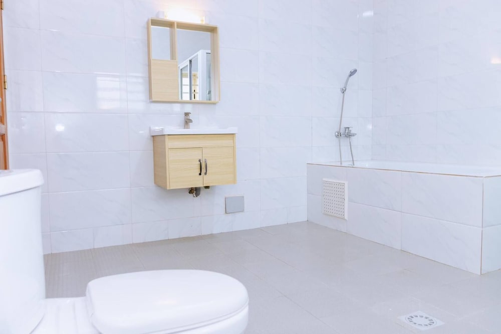 House 5 Mins From the Beach, 15 Mins From the Airport