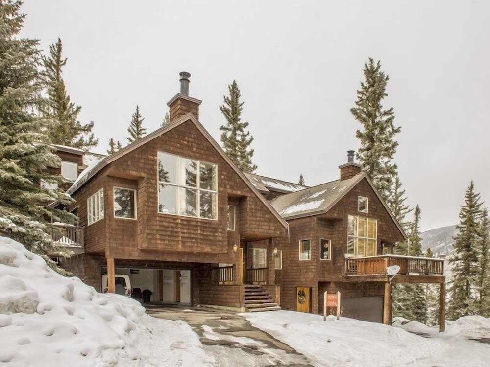 Cool Ridge Town Home at Summerwood 3 Bedroom Holiday home by Key to the Rockies