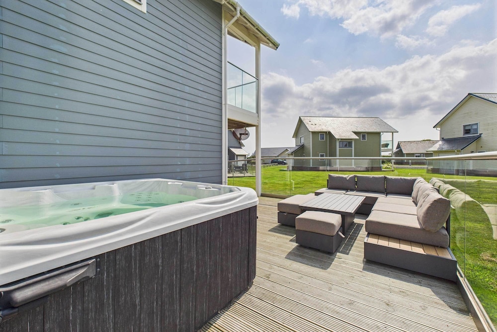 Host Stay Bay View Lodge