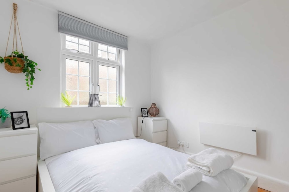 Hidden 1BD Flat Near Regents Park, Warwick Avenue