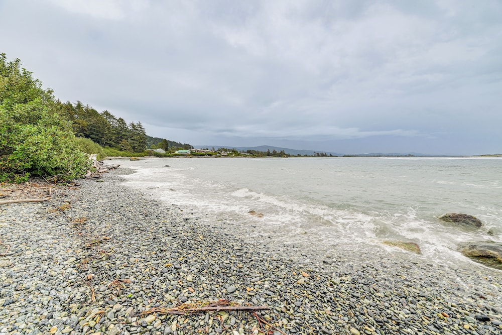 Fish & Hike: Quiet Smith River Cabin Near Ocean!