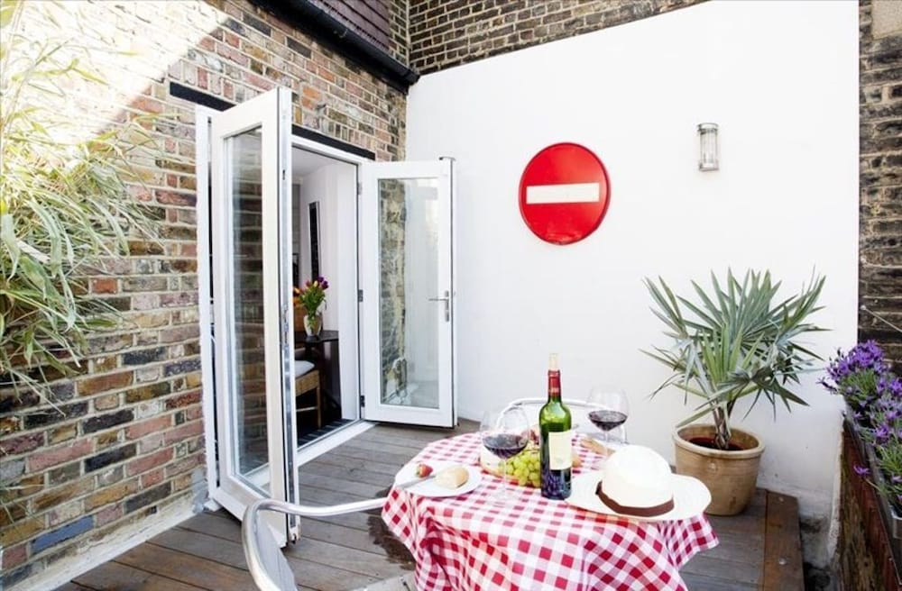 outdoor bbq area