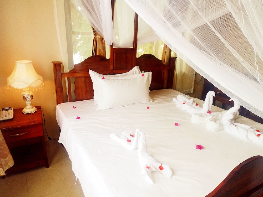 Red Sun Hotel