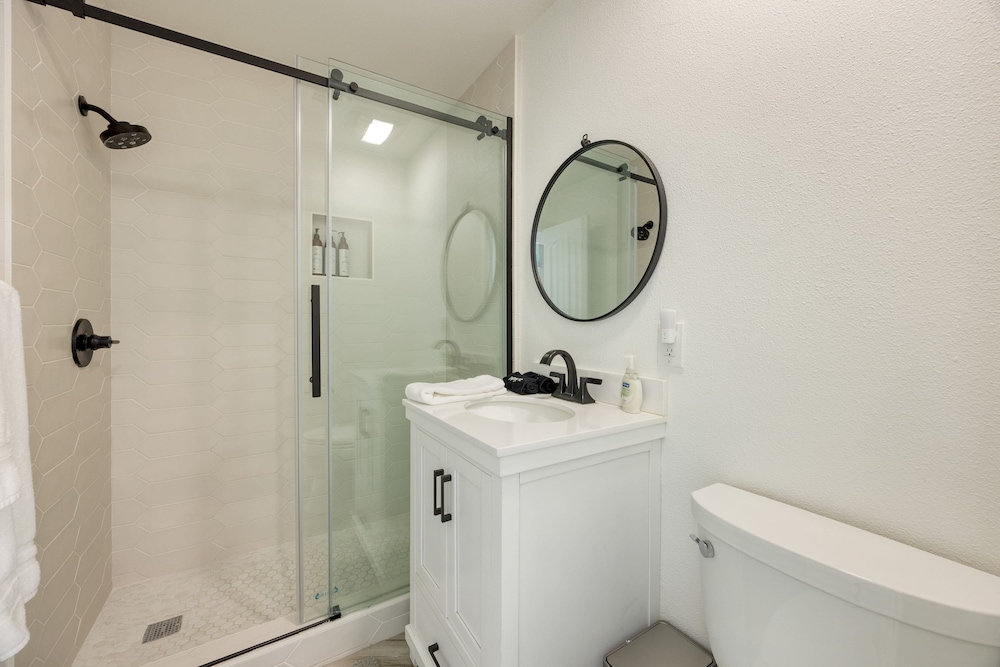 Terrace Hill Modern Paso Robles Escape Near Wineries Dining and Hot Springs