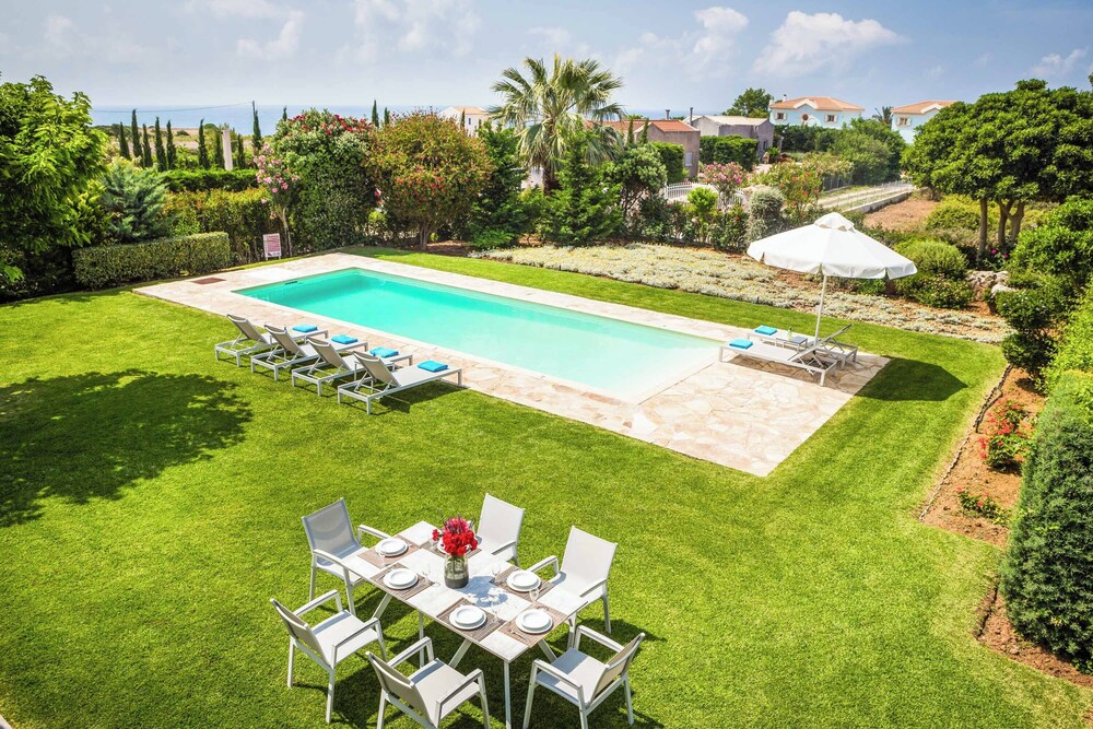 Villa Dionysus