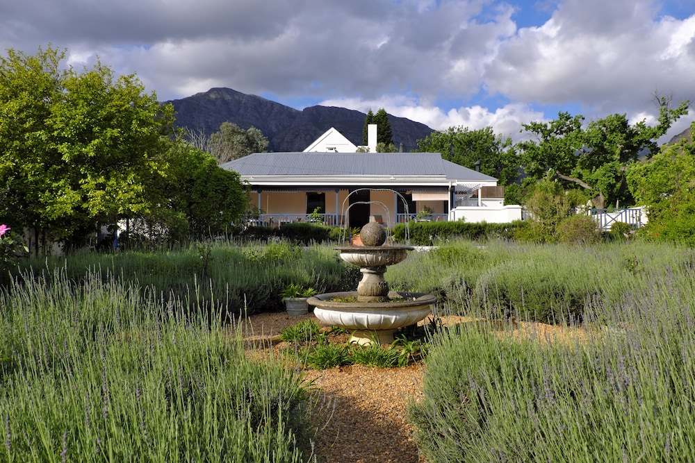 Chapter House Boutique Hotel 2