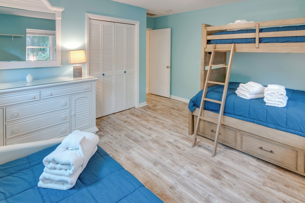 Near Golf Course: Hilton Head Home w/ Private Pool