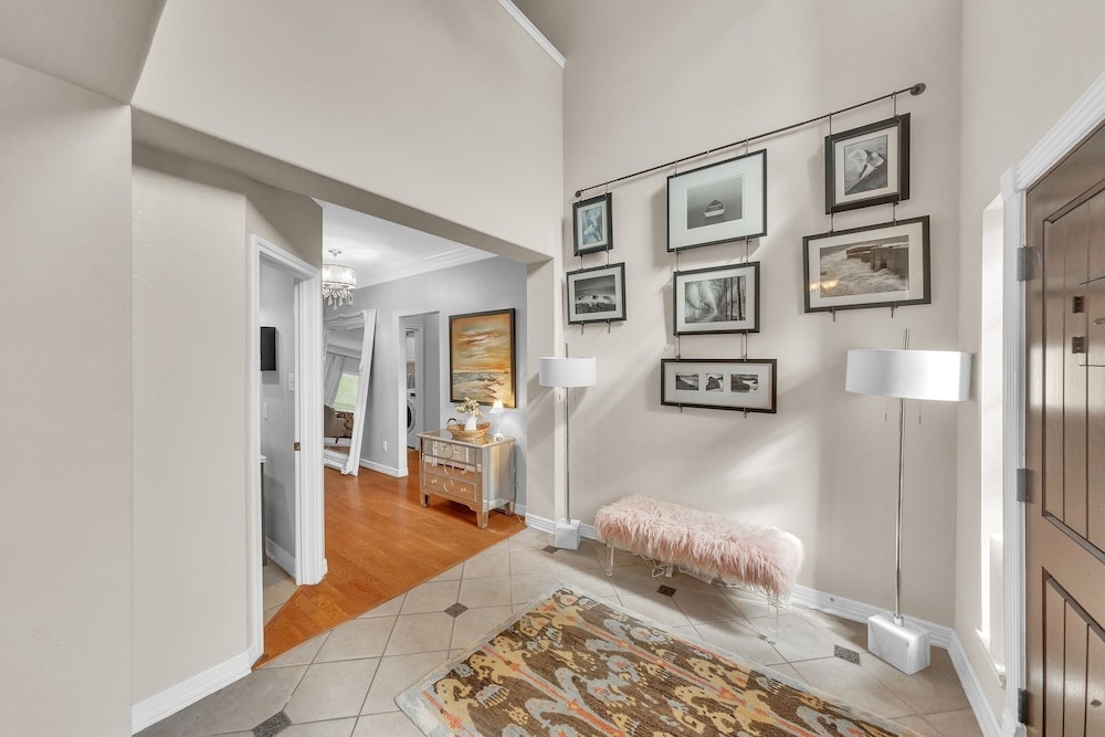 Spacious 6br Getaway Near Houston's Best 6 Bedroom Home
