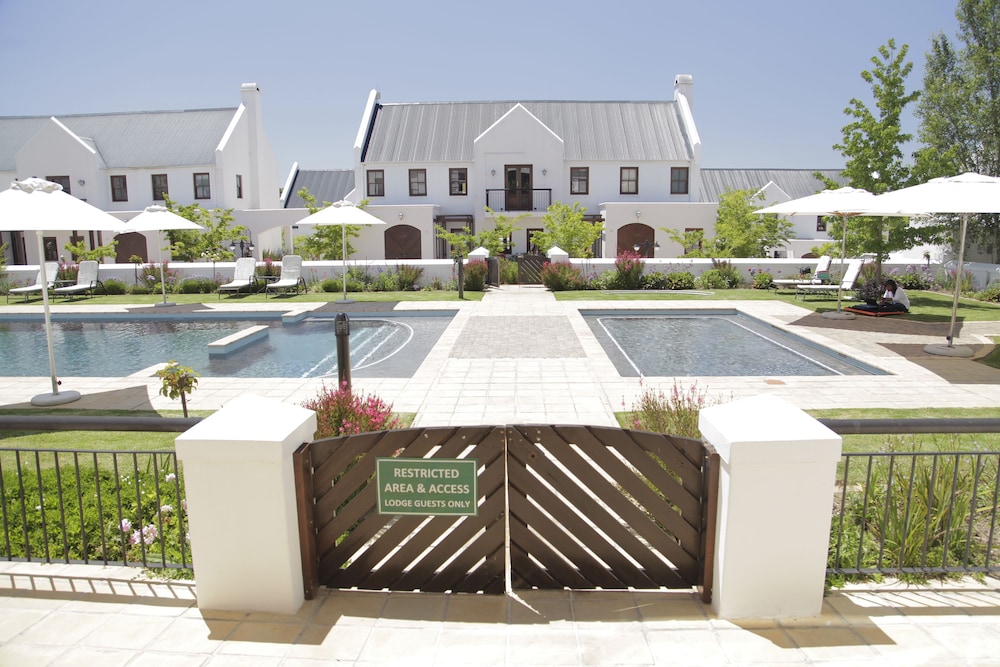 Winelands Golf Lodges at De Zalze
