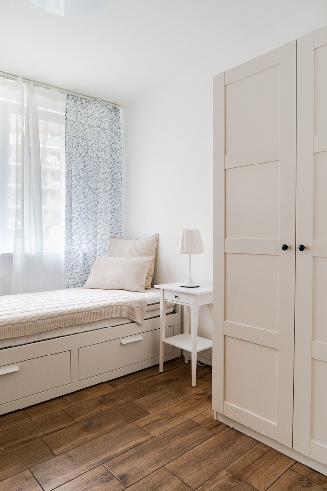 Warsaw Concierge Saska view 5