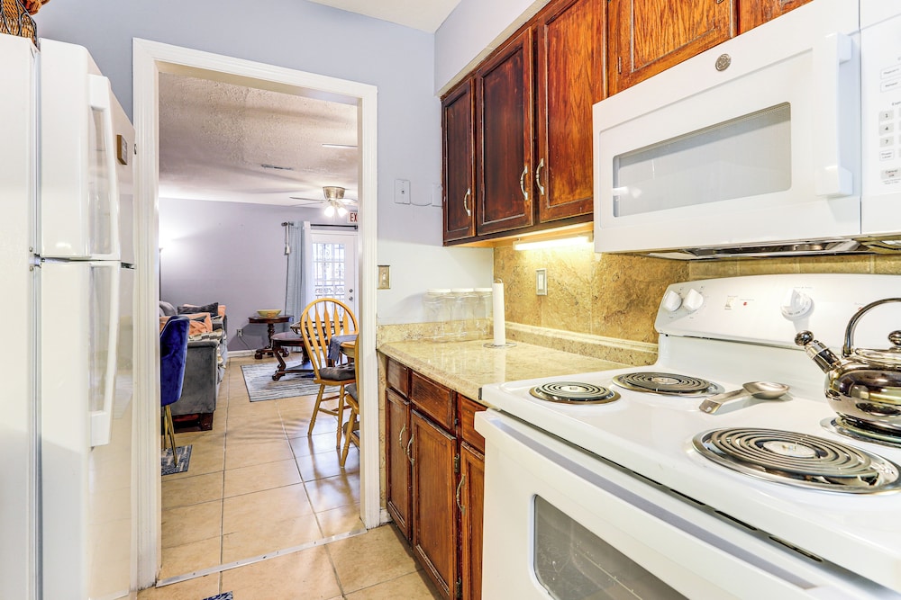 Easy ATL Access: Suburban Home Base w/ Patio