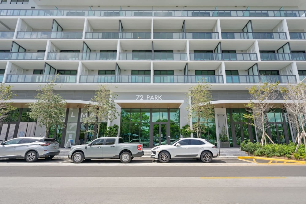 NOK Fantastic 1 BR Den in Miami