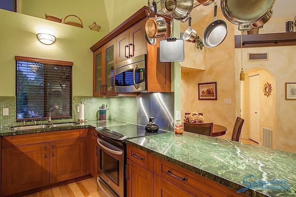 Happy Ours By Signature Vacation Rentals