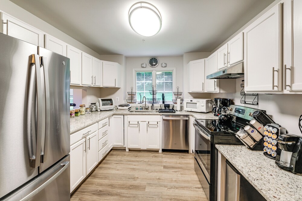 8 Mi to Dtwn Silver Spring: Convenient Condo