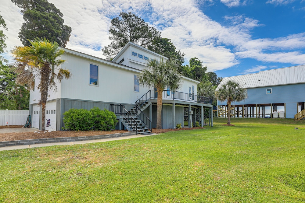 New Bern Home w/ Water View ~ 6 Mi to Downtown! view 5