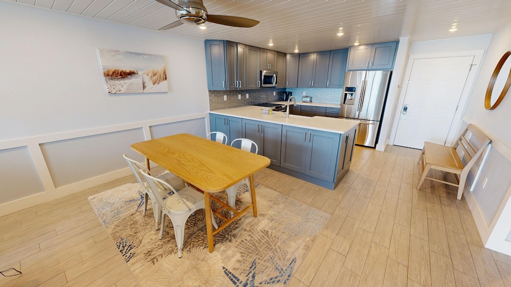 Dolphin Point 604c 2 Bedroom Condo